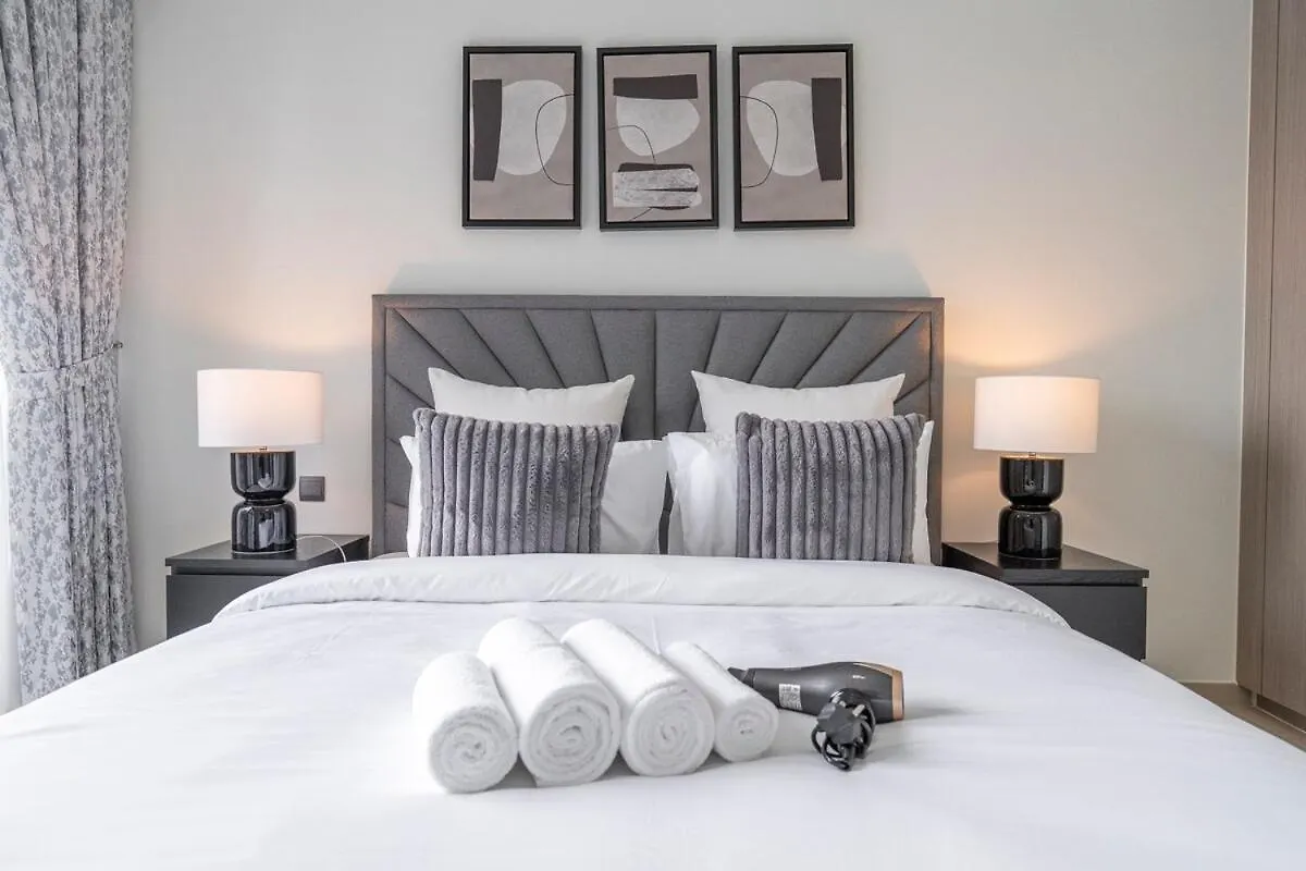 Gorgeous 2-Bedroom In Downtown Dubai, Near Burj Khalifa! 0*, Dubai United Arab Emirates