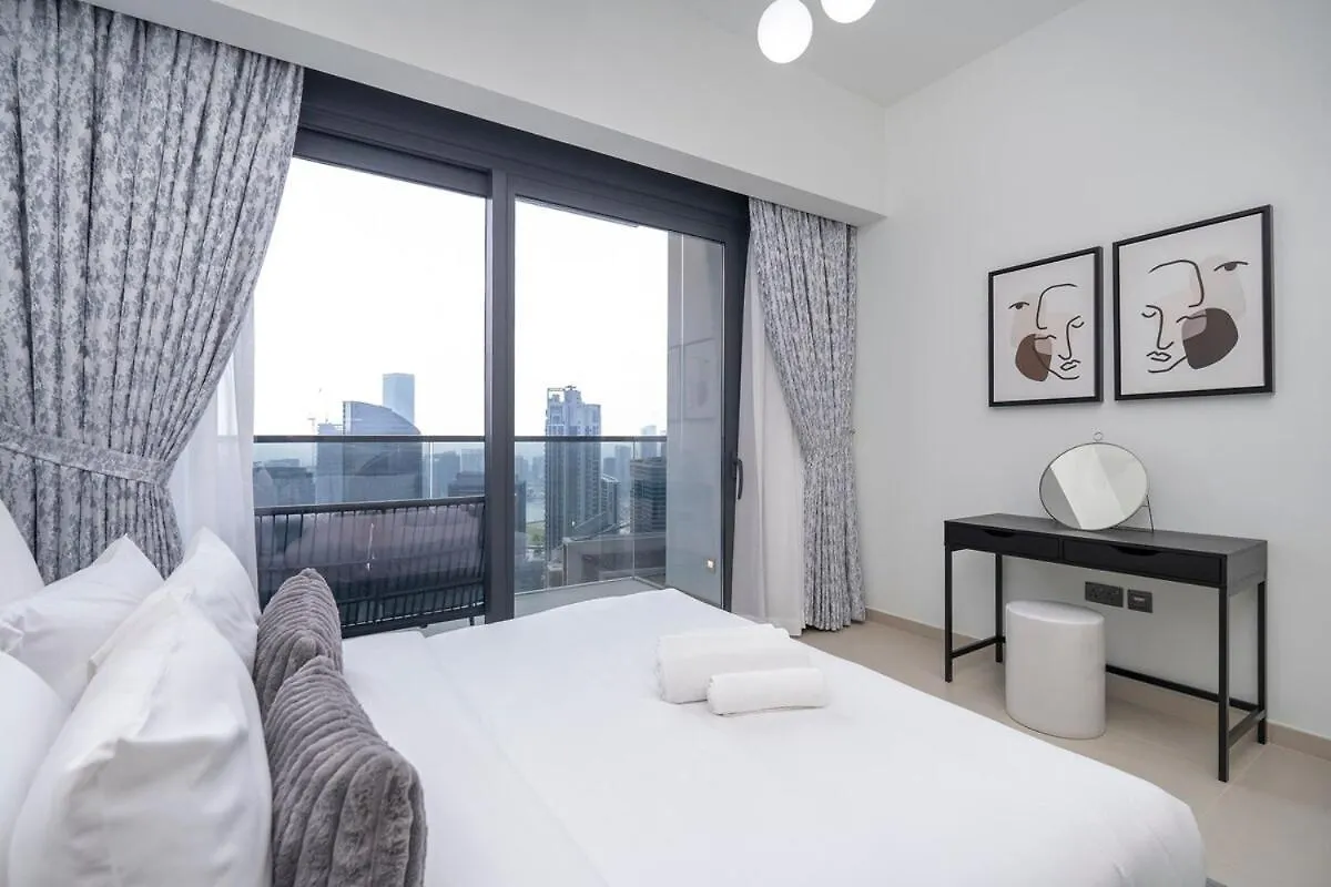 Apartment Gorgeous 2-Bedroom In Downtown Dubai, Near Burj Khalifa!