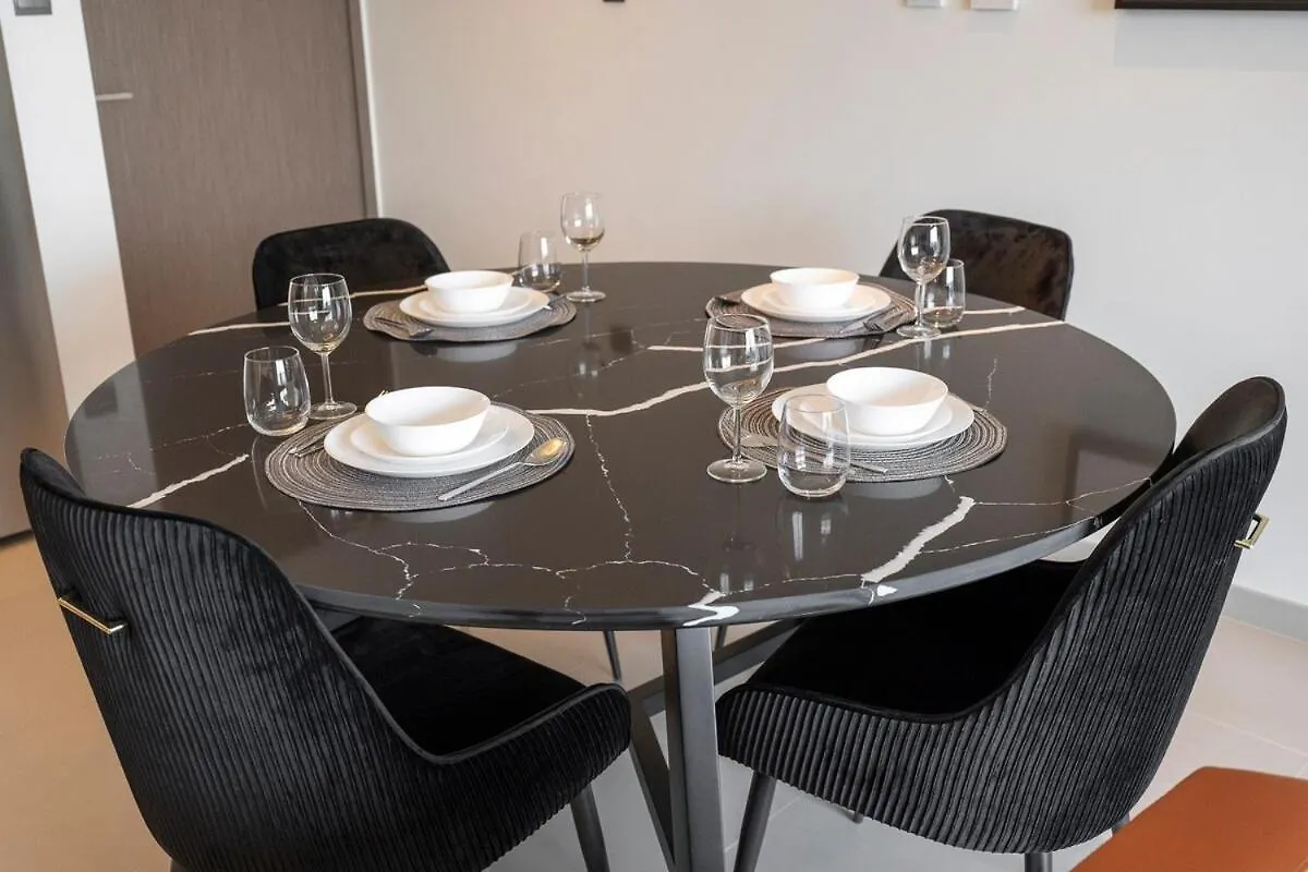 Gorgeous 2-Bedroom In Downtown Dubai, Near Burj Khalifa!